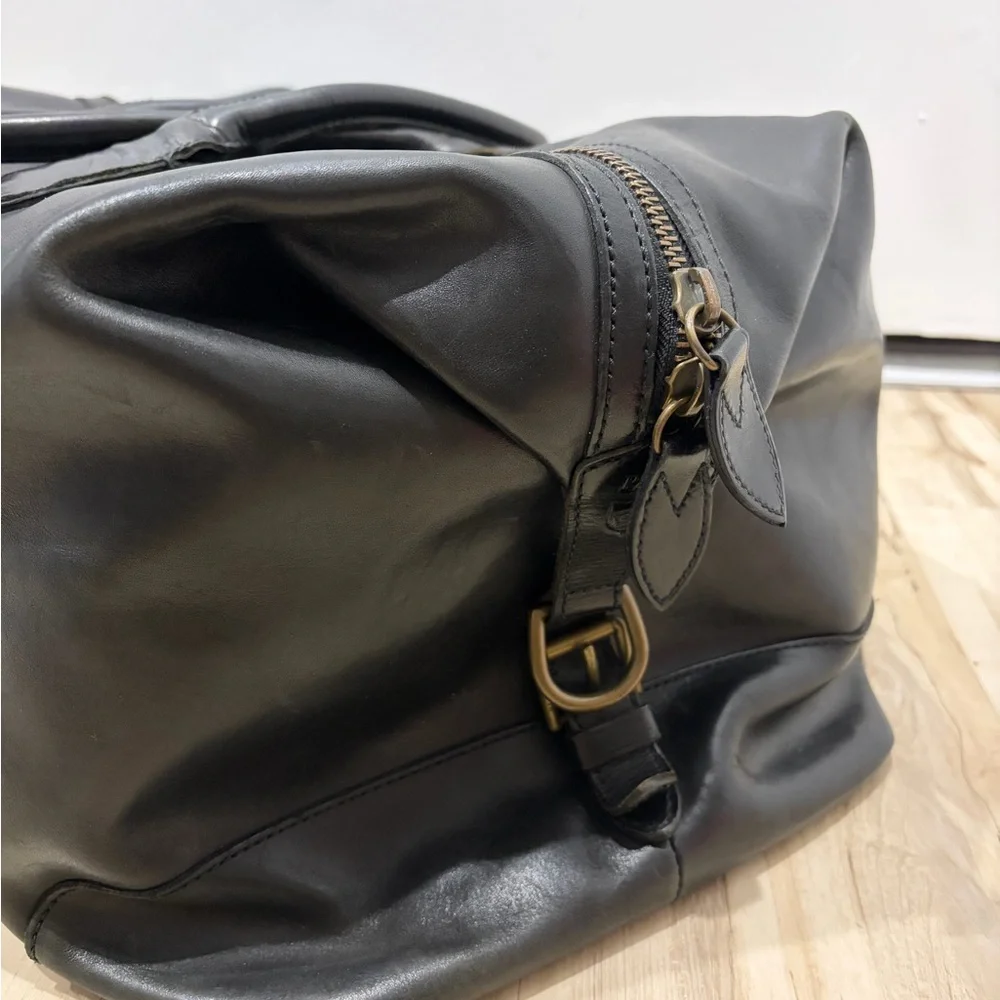 Leather Duffel Bag in Black - Classic Travel Tote